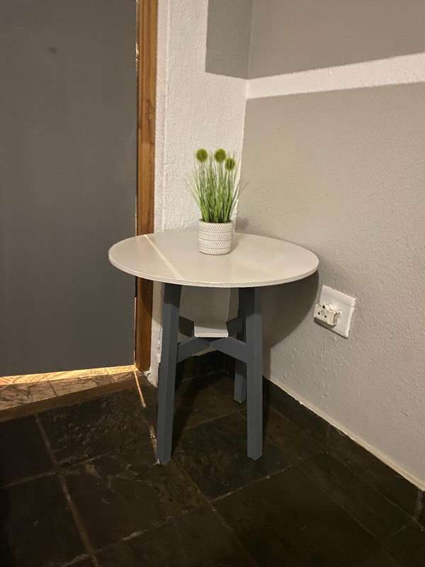 Lovely Circular Side Coffee Table**