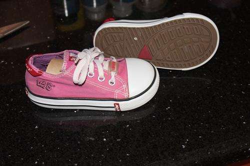 Girls Levi's sneakers size 8