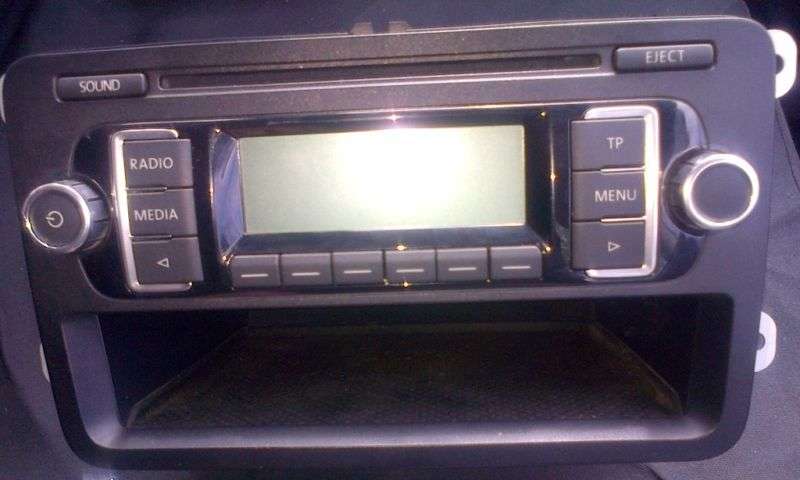 VW Polo 2010 Original Radio **FREE SHIPPING!!**