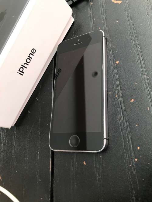 iPhone SE 32GB