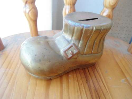 ANTIQUE BRASS AND COPPER SHOE MONEY BANK.NO LID