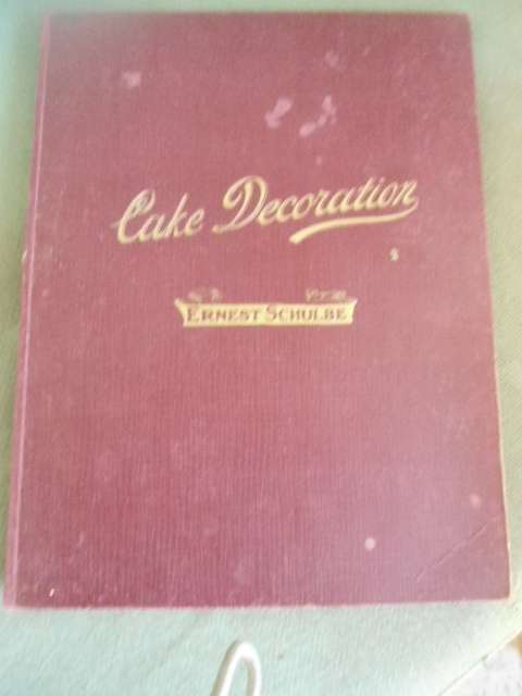 SCHULBE: CAKE DECORATION