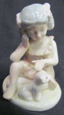 STUNNING HERITAGE PORCELAIN  FIGUER