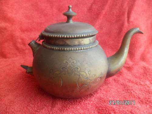 VINTAGE BRASS TEAPOT KETTLE NEEDS HANDLE
