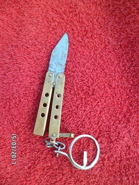vintage Knife that folds up