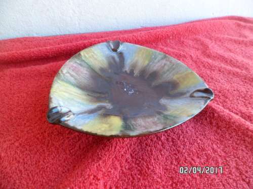 VINTAGE ASH TRAY