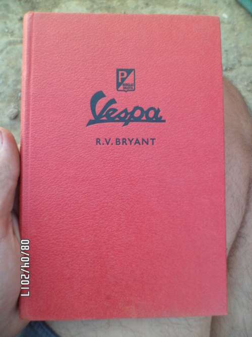 VESPA BY R.V.BRYANT 1965 BOOK