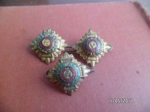 Lapel Badges `Tria Juncta In Uno`  D  3cm