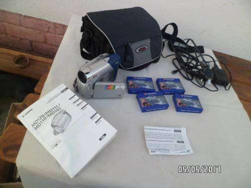 canon md120 video camera.great condition with lot extra
