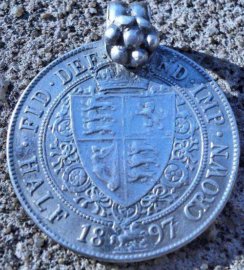 STUNNING SILVER 1897 HALF CROWN MADE IN A PENDANT VICTORIA REAL COIN