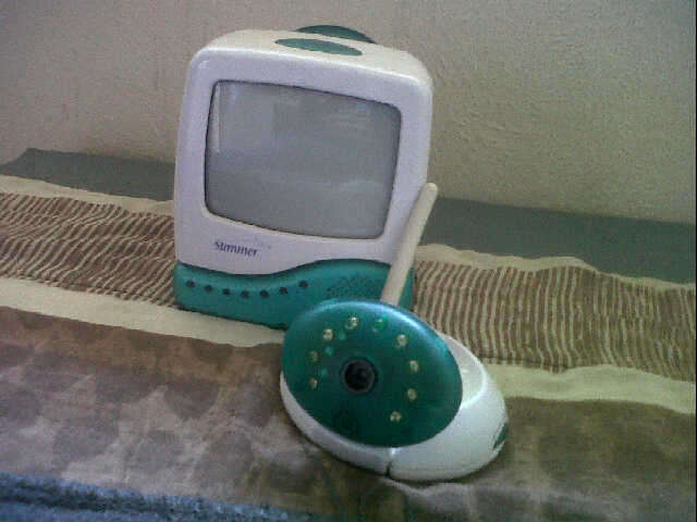 Big bargain SUMMER baby monitor.its a black and white tv with camera value R2500+.need wall adapter