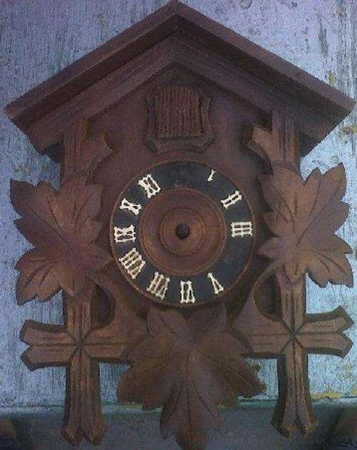 RARE FIND AN OLD BLACK FOREST ORIGINAL CUCKOO CLOCK CASING WITH MEANICALS