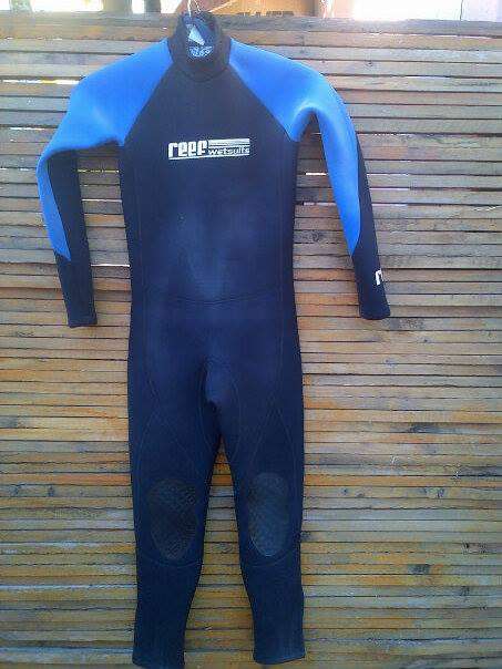 BARGAIN GREAT CONDITION REEF WETSUIT FOR 11-12 YEAR CHILD