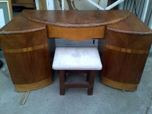oulike kassie met stoel,het 4 laaie.collect in ROBERTSON