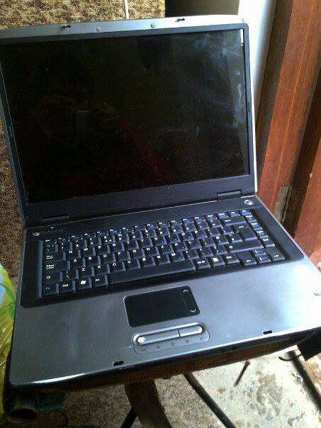 SELLING A COMPLETE GATEWAY LAPTOP MODEL M47.AS SPARES