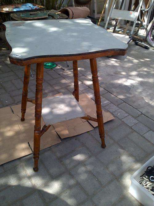 cute antique table.collect in Robertson