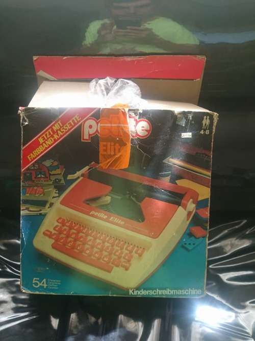 Rare 1979 vintage children Petite typewriter,need repair PETITE ELITE
