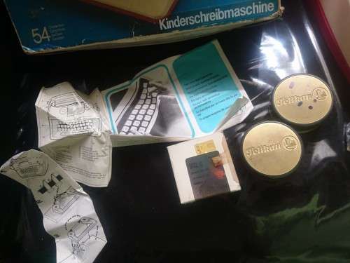 Rare 1979 vintage children Petite typewriter,need repair PETITE ELITE