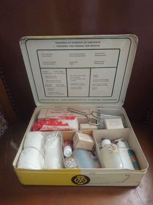 Original 1950's AA SOUTH AFRICA FIRST AID TIN WITH ITS CONTENT