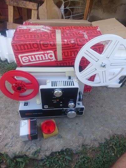 the mark 610d movie 1973 projector Working with booklets and box and spare light