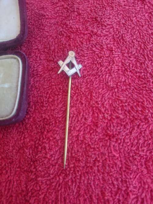 FREE MASON TIE PIN.MIGHT BE GOLD.UNTESTED