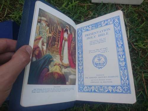masonic bible no 357 1951 print in box.signed by couple of people