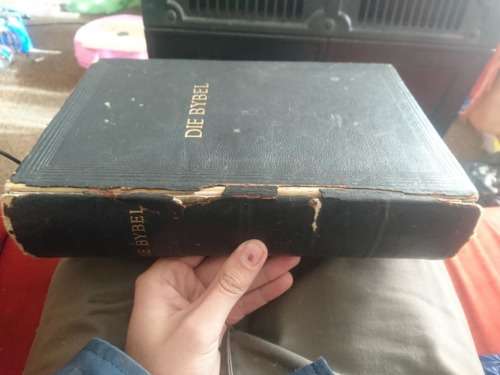WOW STUNNING BIG FAMILY BIBLE IN AFRIKAANS DATES 1953 WITH DU PLESSIS FAMILY TREE 19cm x 6cm x 28cm