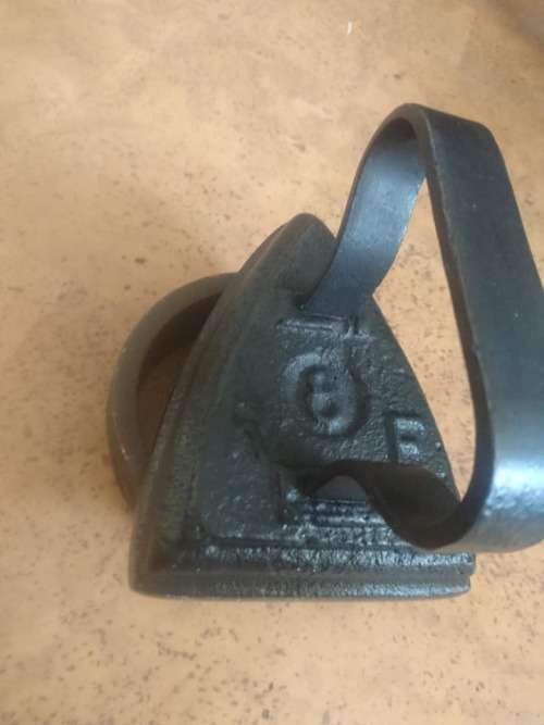 very good condition antique size 6 iron