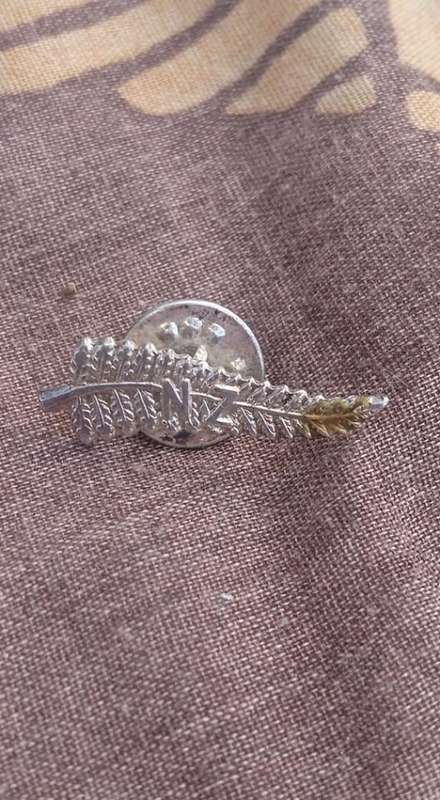 RARE NEW ZEALAND RUGBY UNION / ALL BLACKS / clasp / pin Badge