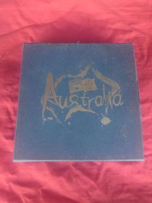 Original 24k Gold Plated Australian Porcelain Display Plate!!!