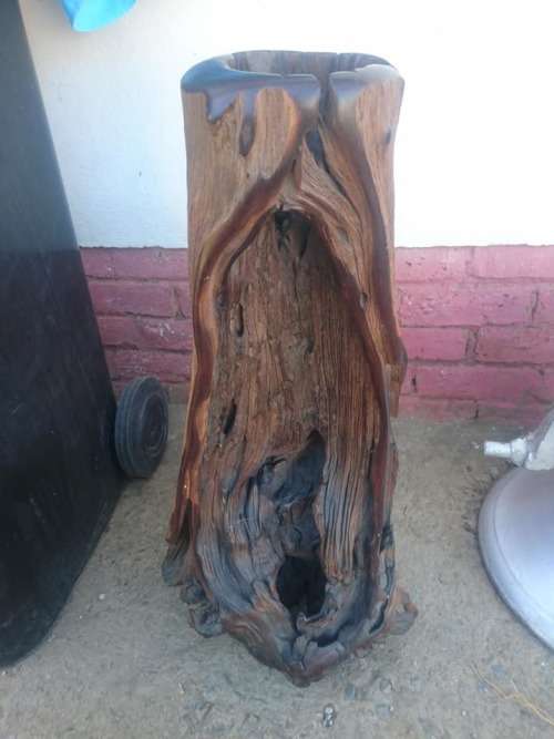 WOW AMAZING TALL SCULPTURE MUST COLLECT IN ROBERTSON WESTERN CAPE,ITEMS VERY HEAVY