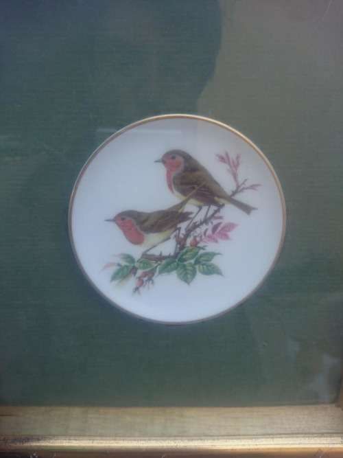 FRAMED PORCELAIN SMALL PLATES
