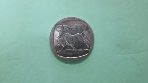 RARE COIN ERROR - OFF CENTRE STRUCKED - SMILEY 2000 MANDELA R5 COIN