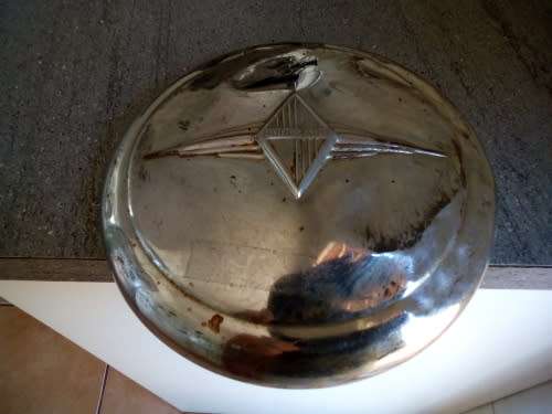 1950`S ICONIC BORGWARD ISABELLA COUPE CHROME HUB CAP. RARE AND ORIGINAL.