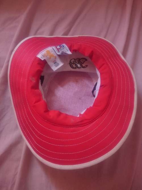 XL Lions hat with tagg still on.need a wash were. In.Storage for a long time