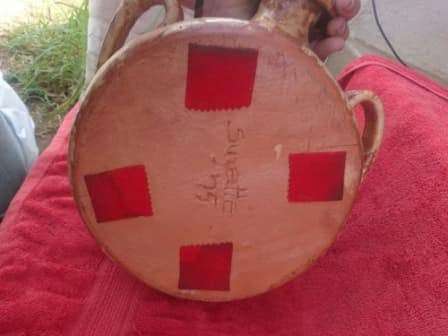 1975 Sunette pottery. +-28cm x 30cm