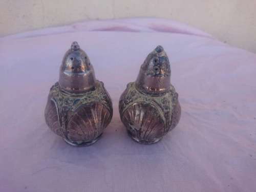 vintage pepperandsalt holder