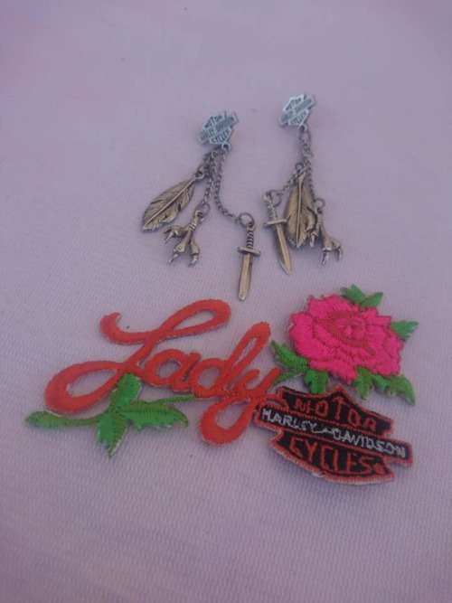 Stunning lady Harley set Earings and badge