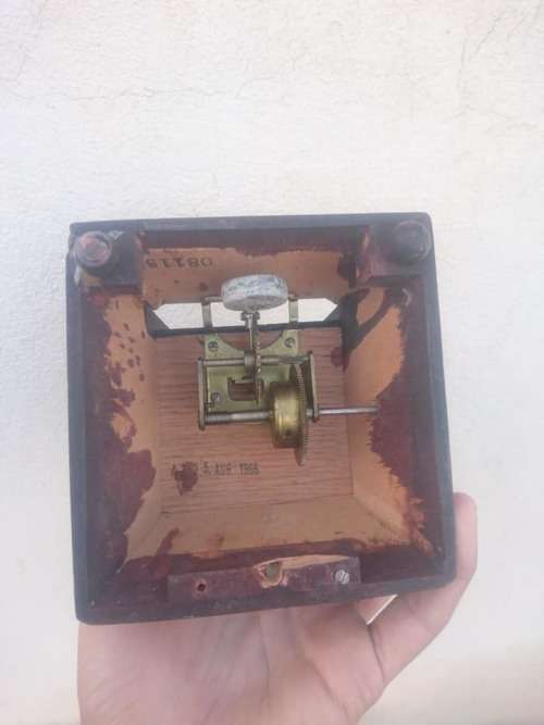Vintage Maelzel Metronome Wooden Pyramid,working.sadly no key