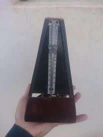 Vintage Maelzel Metronome Wooden Pyramid,working.sadly no key