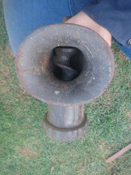 OLD MINCER,NEED A ARM.AS PER PICTURE.