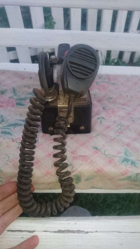 Rare find a SAR radio.no idee if it works.dont know how to test it.selling as is