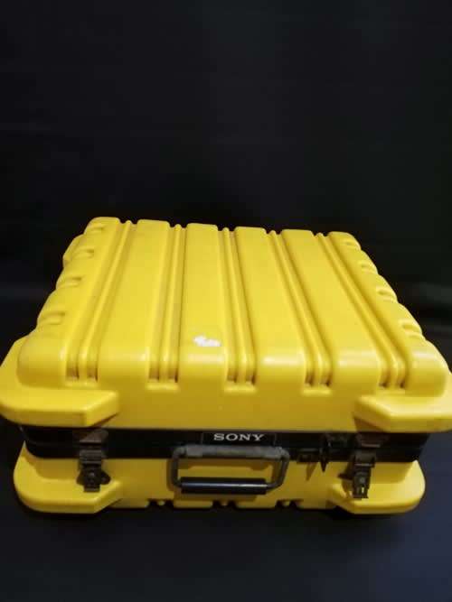 SONY 75M super marine pack Handycam on case!!!!!