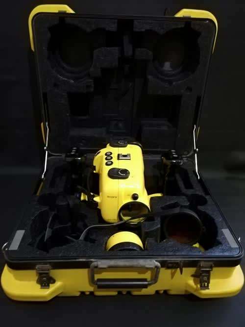 SONY 75M super marine pack Handycam on case!!!!!