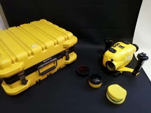 SONY 75M super marine pack Handycam on case!!!!!
