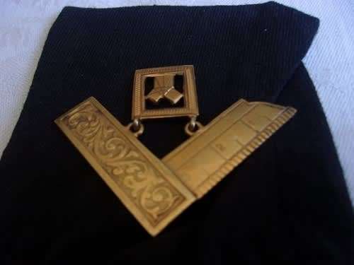 Huge lot of Freemason items including Sterling silver jewels/badges in briefcase.