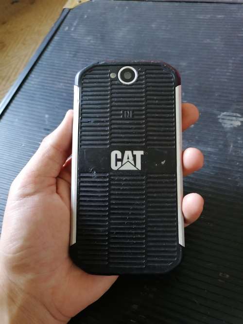 CAT S40 CELLPHONE WORKING. SPEAKER and SIM CARD FAULTY