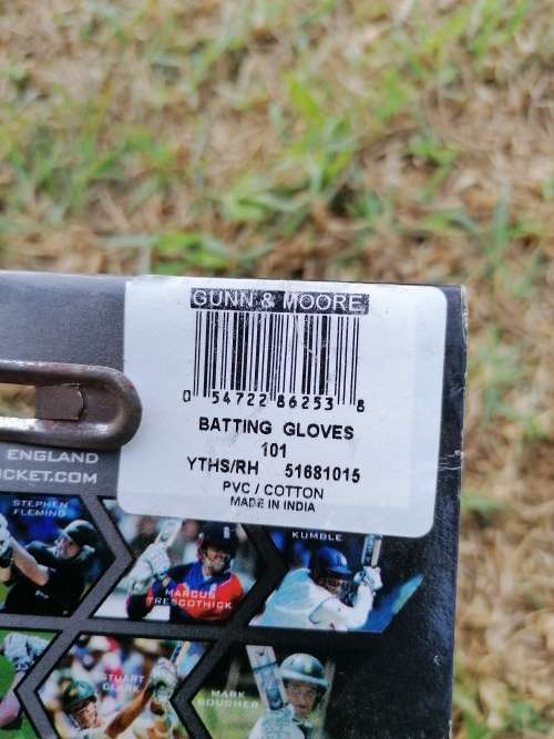 New GUNN and MOORE BATTING GLOVES