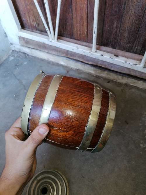 Cute small oak barrel. Needs tlc