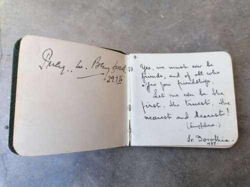 Antique Autographs booklet